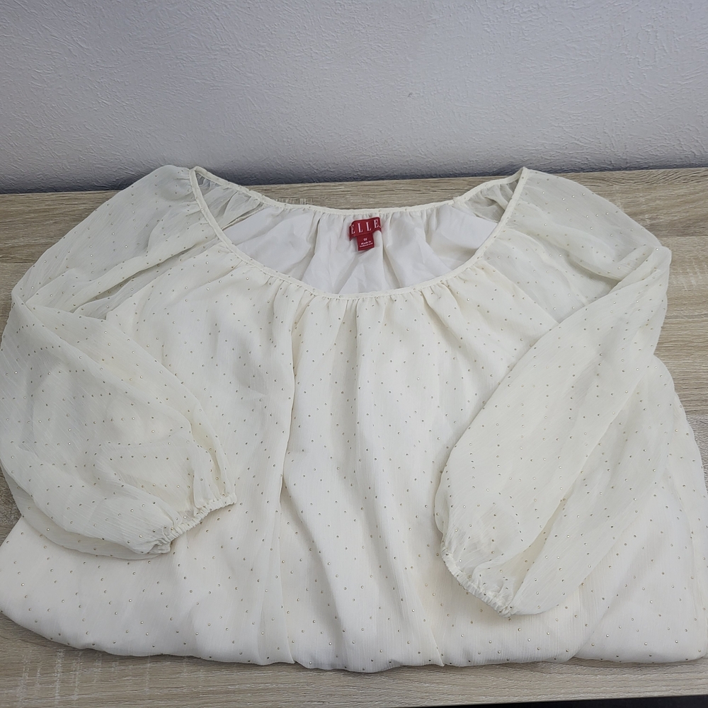 Elle Cream Colored Blouse With‎ Gold Colored Accents. Size 1X.